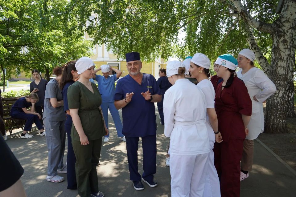 Производственная практика: как студенты-медики учатся спасать жизни уже сегодня! Производственная практика: как студенты-медики учатся спасать жизни уже сегодня!