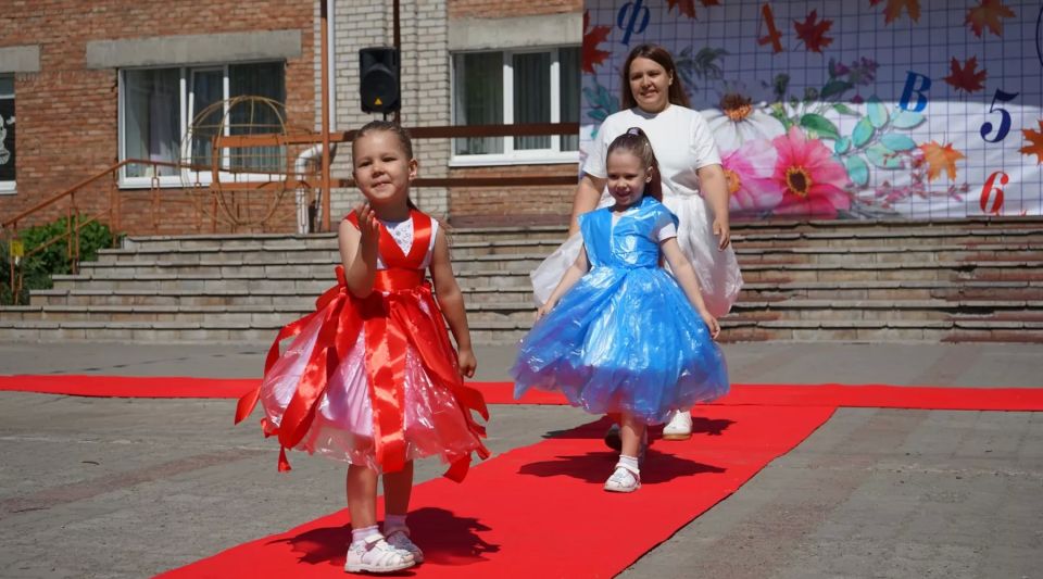 Стартовало голосование за самый интересный костюм из бросовых материалов