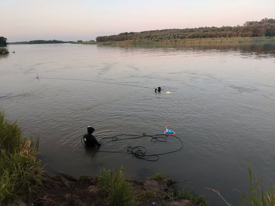 Пока на берегу остаются те, кто верит и ждет, поиски не прекращаются: в пригороде Барнаула уже четвёртые сутки ищут 19-летнего парня