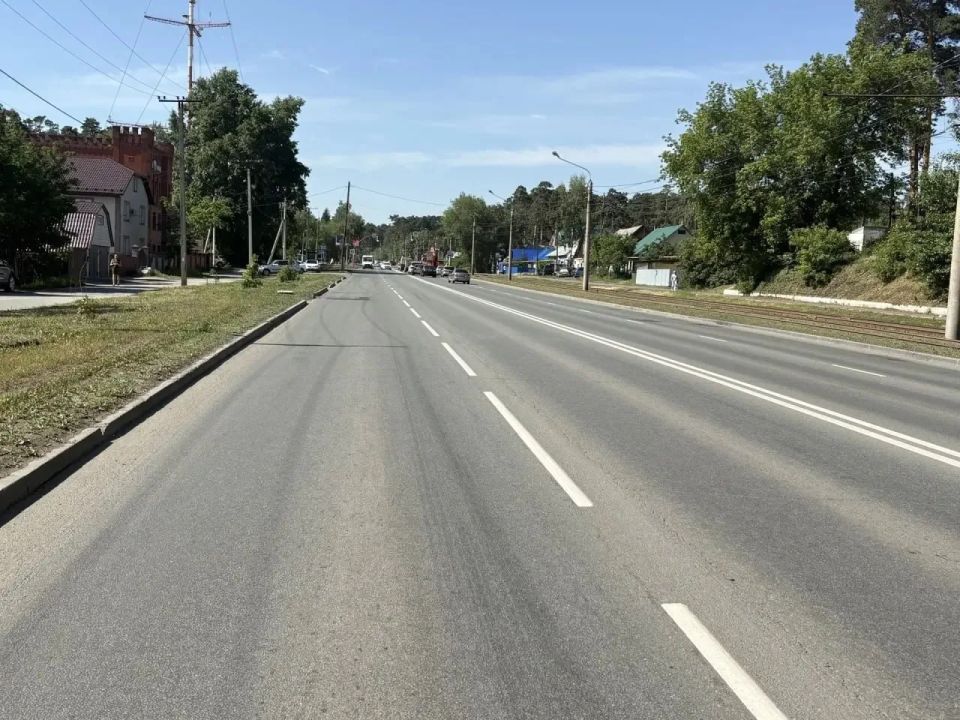 На дорогах Барнаула продолжают обновлять разметку На дорогах Барнаула продолжают обновлять разметку