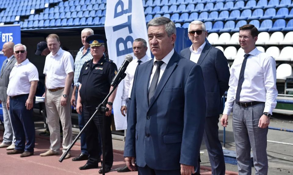 В Барнауле прошло награждение победителей VI Кубка ВТБ по мини-футболу В Барнауле прошло награждение победителей VI Кубка ВТБ по мини-футболу