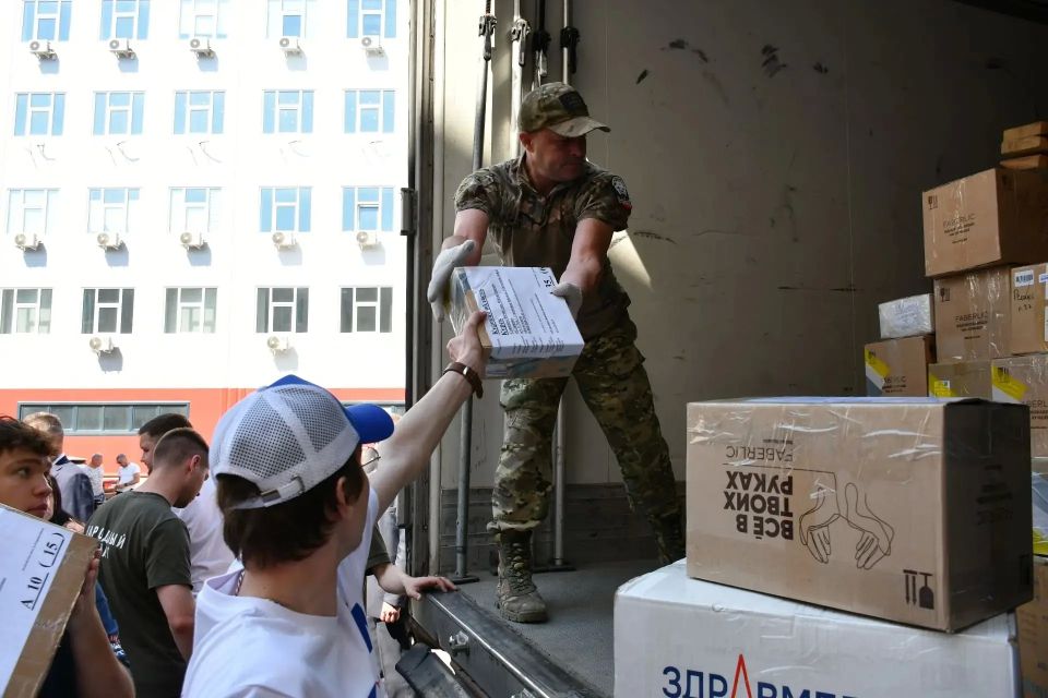 Направили 14 фур с техникой и посылками для алтайских военнослужащих Направили 14 фур с техникой и посылками для алтайских военнослужащих