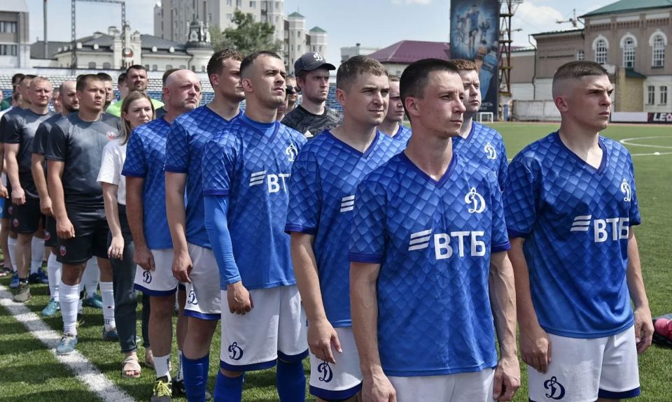 В Барнауле прошло награждение победителей VI Кубка ВТБ по мини-футболу В Барнауле прошло награждение победителей VI Кубка ВТБ по мини-футболу