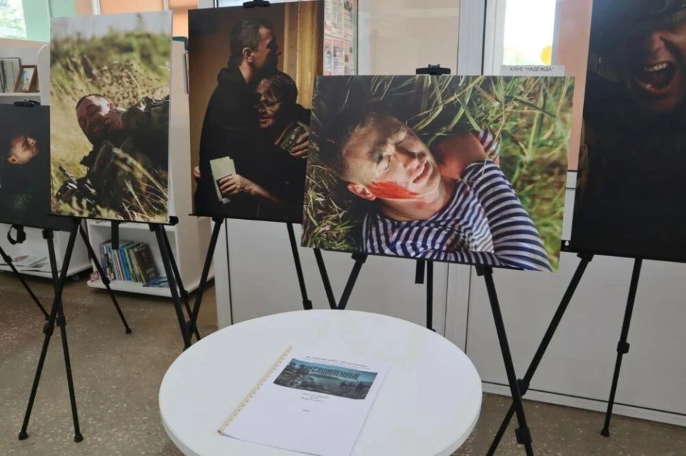 В Новоалтайске открылась фотовыставка «Несломленные», посвященная героям СВО из Алтайского края