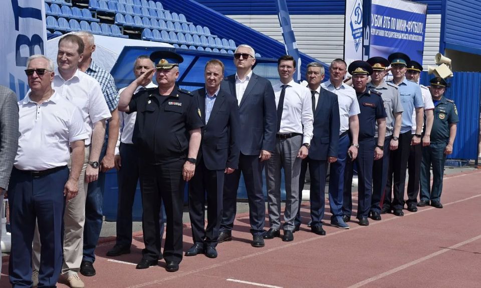 В Барнауле прошло награждение победителей VI Кубка ВТБ по мини-футболу В Барнауле прошло награждение победителей VI Кубка ВТБ по мини-футболу