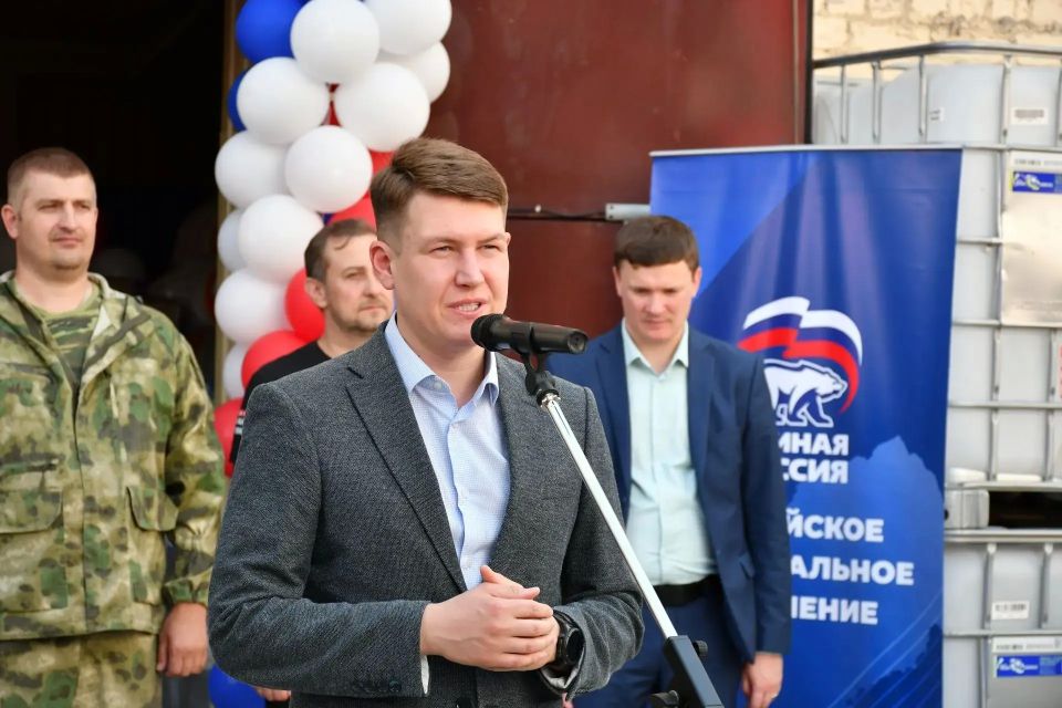 Направили 14 фур с техникой и посылками для алтайских военнослужащих