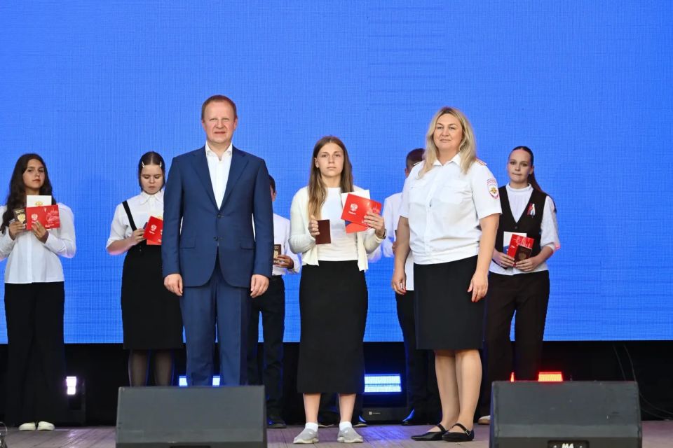 Виктор Томенко: Всероссийский фестиваль в честь Дня России состоялся сегодня на Бирюзовой Катуни Виктор Томенко: Всероссийский фестиваль в честь Дня России состоялся сегодня на Бирюзовой Катуни
