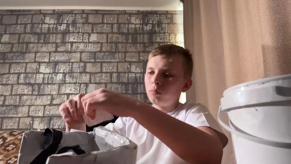«Хочу создать своё оружие»: как шестиклассник из алтайского села собирает исторические макеты и помогает бойцам СВО «Хочу создать своё оружие»: как шестиклассник из алтайского села собирает исторические макеты и помогает бойцам СВО