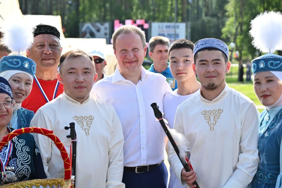 Виктор Томенко: Всероссийский фестиваль в честь Дня России состоялся сегодня на Бирюзовой Катуни