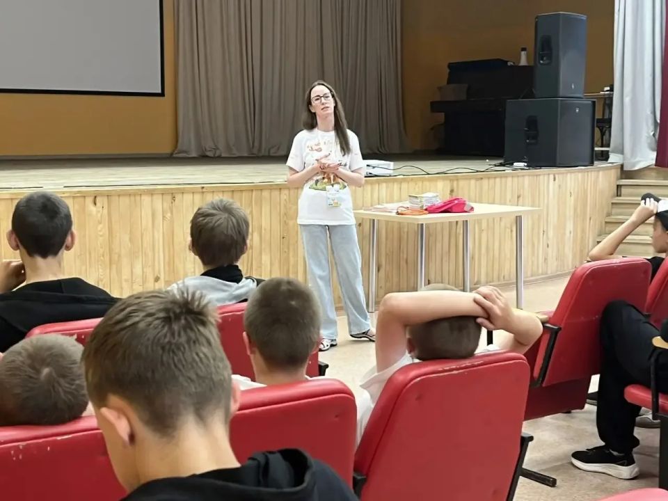 Полицейские организовали увлекательный летний отдых для юных жителей края Полицейские организовали увлекательный летний отдых для юных жителей края