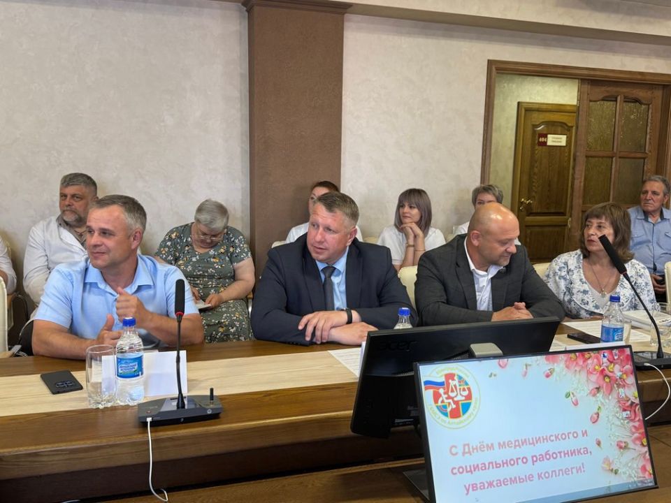 Депутаты АКЗС поздравили сотрудников Главного бюро медико-социальной экспертизы региона с профессиональными праздниками Депутаты АКЗС поздравили сотрудников Главного бюро медико-социальной экспертизы региона с профессиональными праздниками
