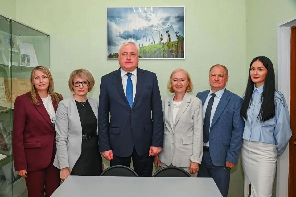 Статс-секретарь – заместитель руководителя Росархива Андрей Юрасов посетил городской архив Статс-секретарь – заместитель руководителя Росархива Андрей Юрасов посетил городской архив