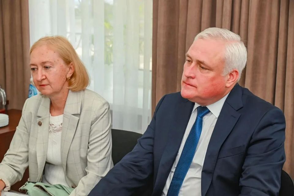Статс-секретарь – заместитель руководителя Росархива Андрей Юрасов посетил городской архив Статс-секретарь – заместитель руководителя Росархива Андрей Юрасов посетил городской архив