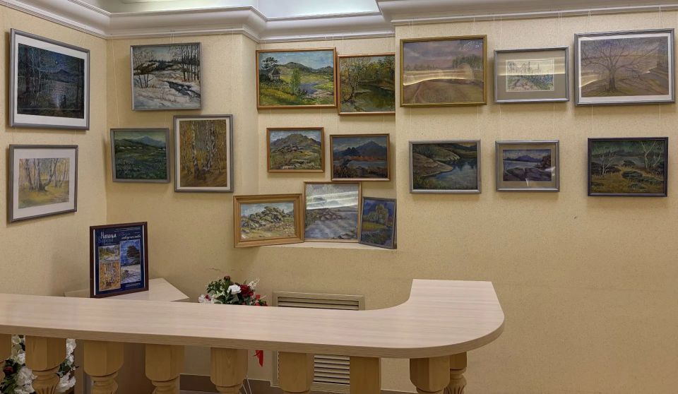 В преддверии Дня России в отделе ЗАГС № 1 по городу Барнаулу открылась выставка «Грани творчества» художника-преподавателя детской художественной школы при Новоалтайском государственном художественном училище - Натальи...