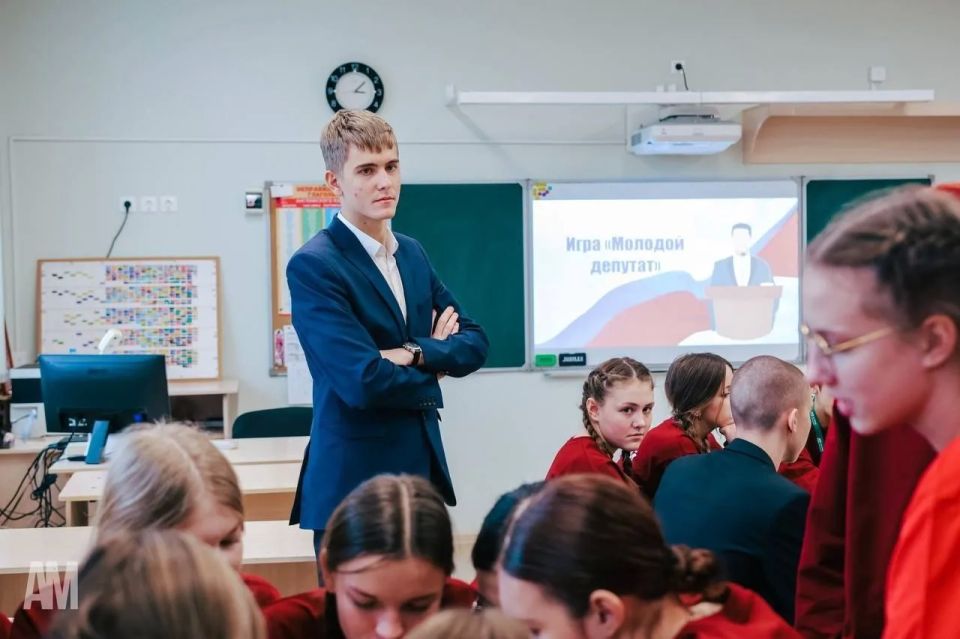 Разговор с молодежью о выборах и предстоящей работе организовал ЦИК России Разговор с молодежью о выборах и предстоящей работе организовал ЦИК России