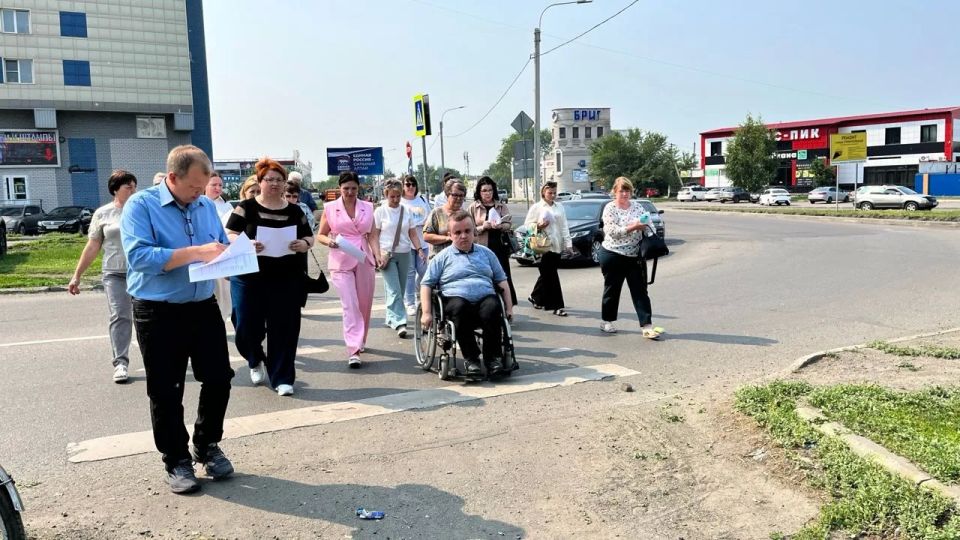 Участники «Социального десанта» в г. Новоалтайске обсудили поддержку людей с инвалидностью и ветеранов Участники «Социального десанта» в г. Новоалтайске обсудили поддержку людей с инвалидностью и ветеранов