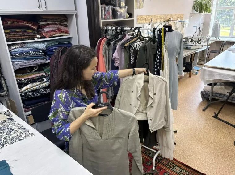 Жительница Барнаула шьет одежду из крапивы Жительница Барнаула шьет одежду из крапивы