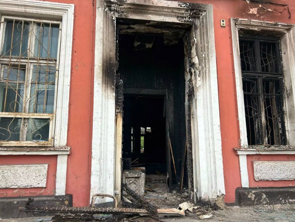 Здание бывшего ДИТР в Барнауле продолжает разрушаться, но ремонт пока под вопросом Здание бывшего ДИТР в Барнауле продолжает разрушаться, но ремонт пока под вопросом