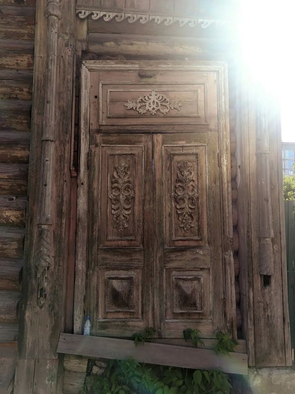 Войти в историю. Двери Барнаула, которые хочется рассматривать Войти в историю. Двери Барнаула, которые хочется рассматривать