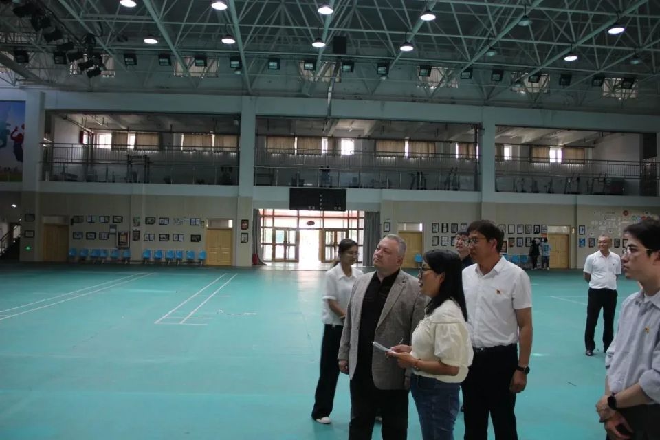 Делегация Алтайского края в Синьцзяне ознакомилась с китайским опытом организации образовательного процесса в средней школе Делегация Алтайского края в Синьцзяне ознакомилась с китайским опытом организации образовательного процесса в средней школе