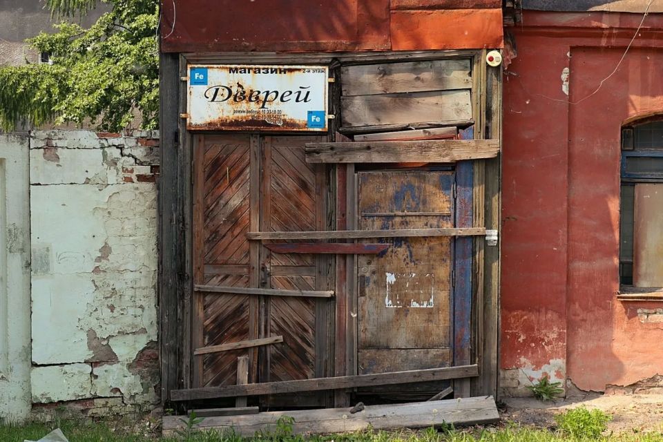 Войти в историю. Двери Барнаула, которые хочется рассматривать Войти в историю. Двери Барнаула, которые хочется рассматривать