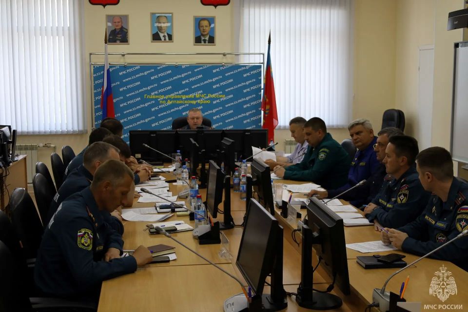 Состоялось совещание, посвящённое обеспечению взаимодействия и слаженности всех видов пожарной охраны Алтайского края Состоялось совещание, посвящённое обеспечению взаимодействия и слаженности всех видов пожарной охраны Алтайского края