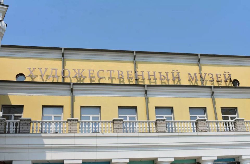 Уже почти 15 лет остаётся недостроенным здание в центре Барнаула Уже почти 15 лет остаётся недостроенным здание в центре Барнаула