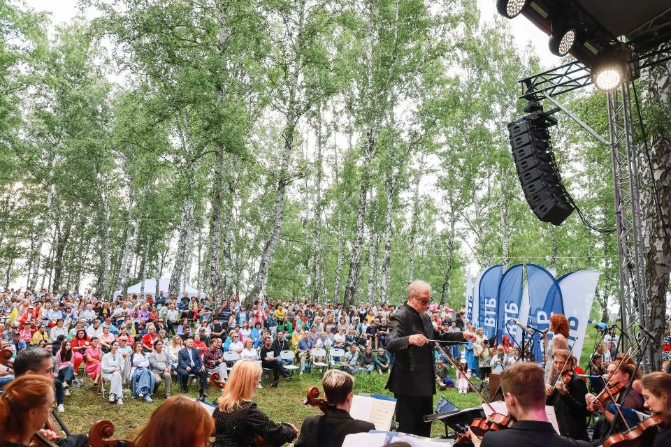 Заключительные мероприятия Литературного фестиваля Роберта Рождественского пройдут 20 июня на родине поэта Заключительные мероприятия Литературного фестиваля Роберта Рождественского пройдут 20 июня на родине поэта