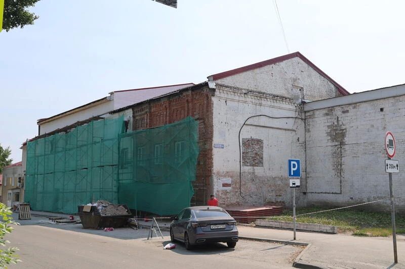 Скрытая история. На Гоголя в Барнауле реставрируют старинное здание начала XX века Скрытая история. На Гоголя в Барнауле реставрируют старинное здание начала XX века