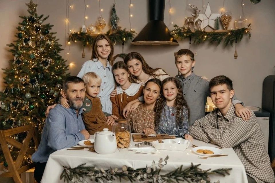 Бийчане удостоены ордена «Родительская слава» за воспитание девятерых детей Бийчане удостоены ордена «Родительская слава» за воспитание девятерых детей