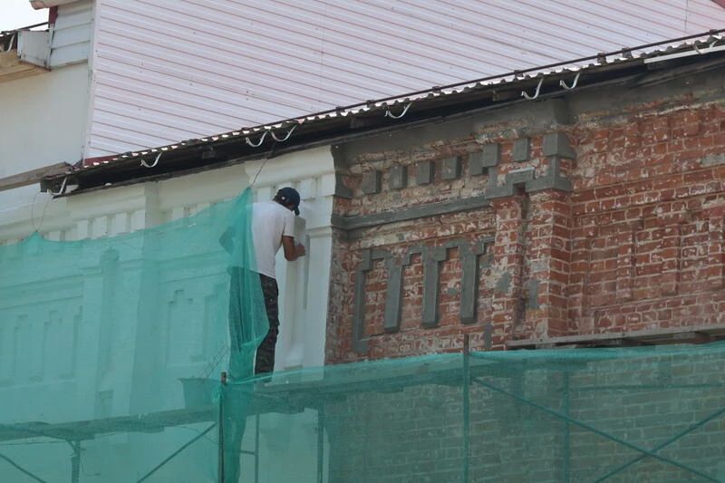 Скрытая история. На Гоголя в Барнауле реставрируют старинное здание начала XX века Скрытая история. На Гоголя в Барнауле реставрируют старинное здание начала XX века