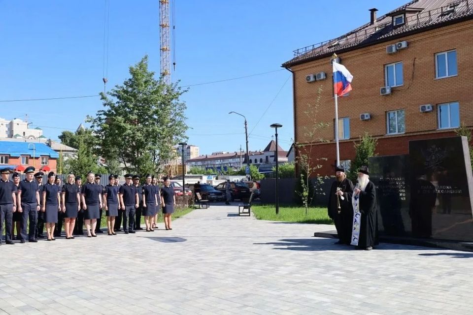 В Барнауле в сквере 160-летия службы судебных приставов появилась скамья примирения В Барнауле в сквере 160-летия службы судебных приставов появилась скамья примирения