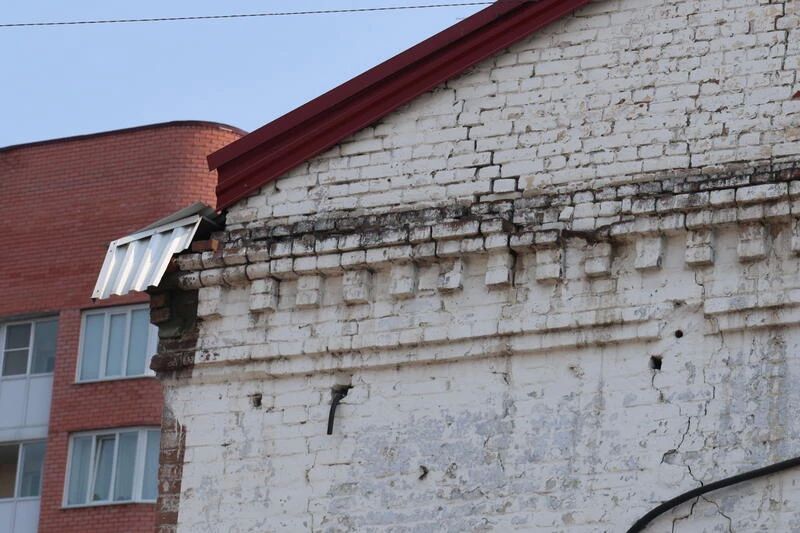Скрытая история. На Гоголя в Барнауле реставрируют старинное здание начала XX века Скрытая история. На Гоголя в Барнауле реставрируют старинное здание начала XX века