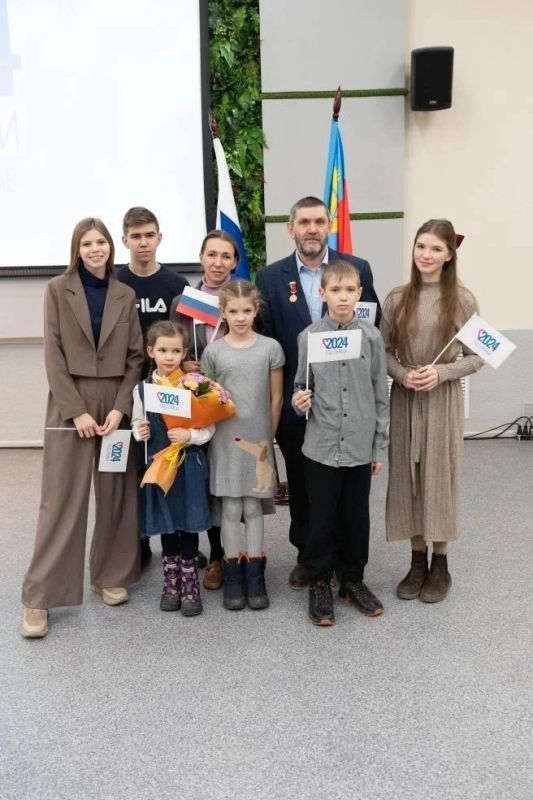 Бийчане удостоены ордена «Родительская слава» за воспитание девятерых детей Бийчане удостоены ордена «Родительская слава» за воспитание девятерых детей
