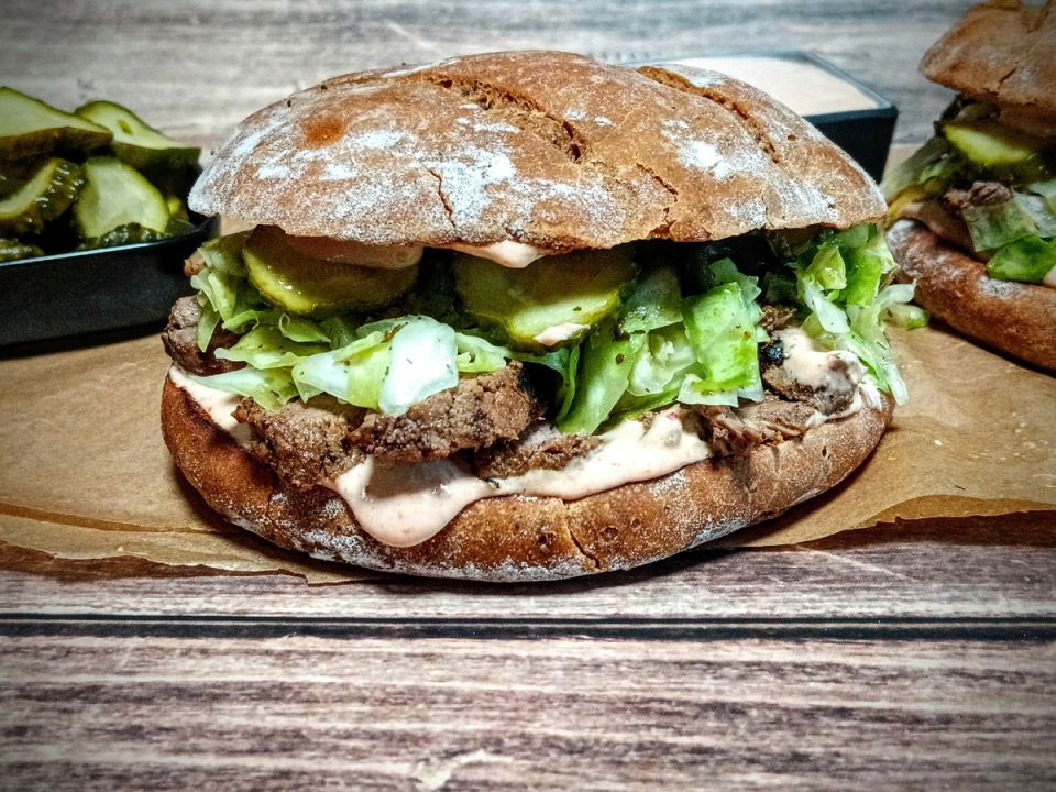 Непревзойденный вкус: сэндвич с бараниной в греческом стиле