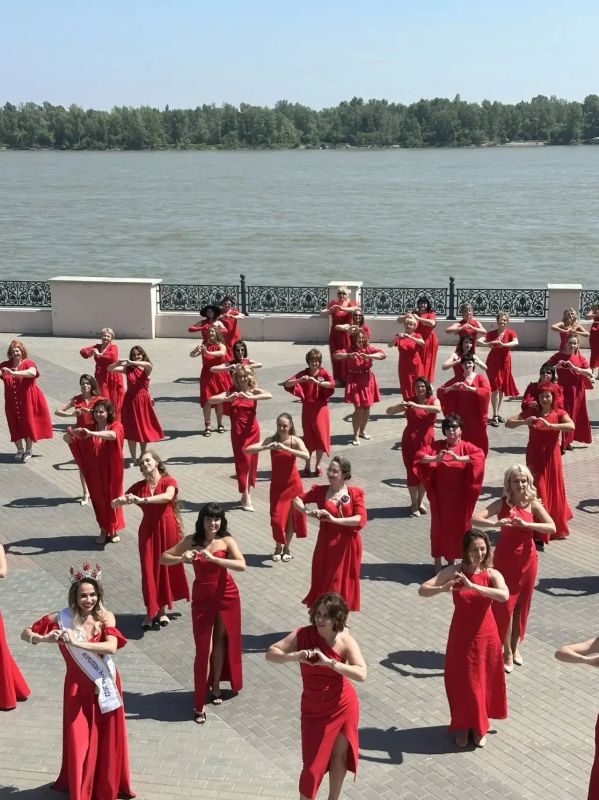 Давайте поддержим прекрасных женщин!