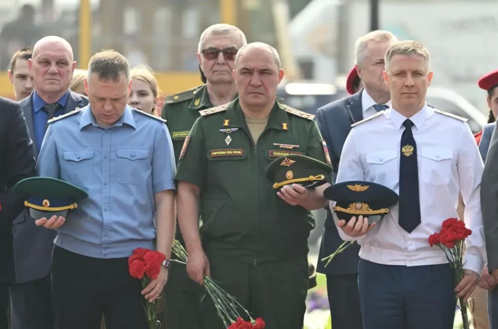 Память павших в Великой Отечественной войне почтили в Барнауле Память павших в Великой Отечественной войне почтили в Барнауле