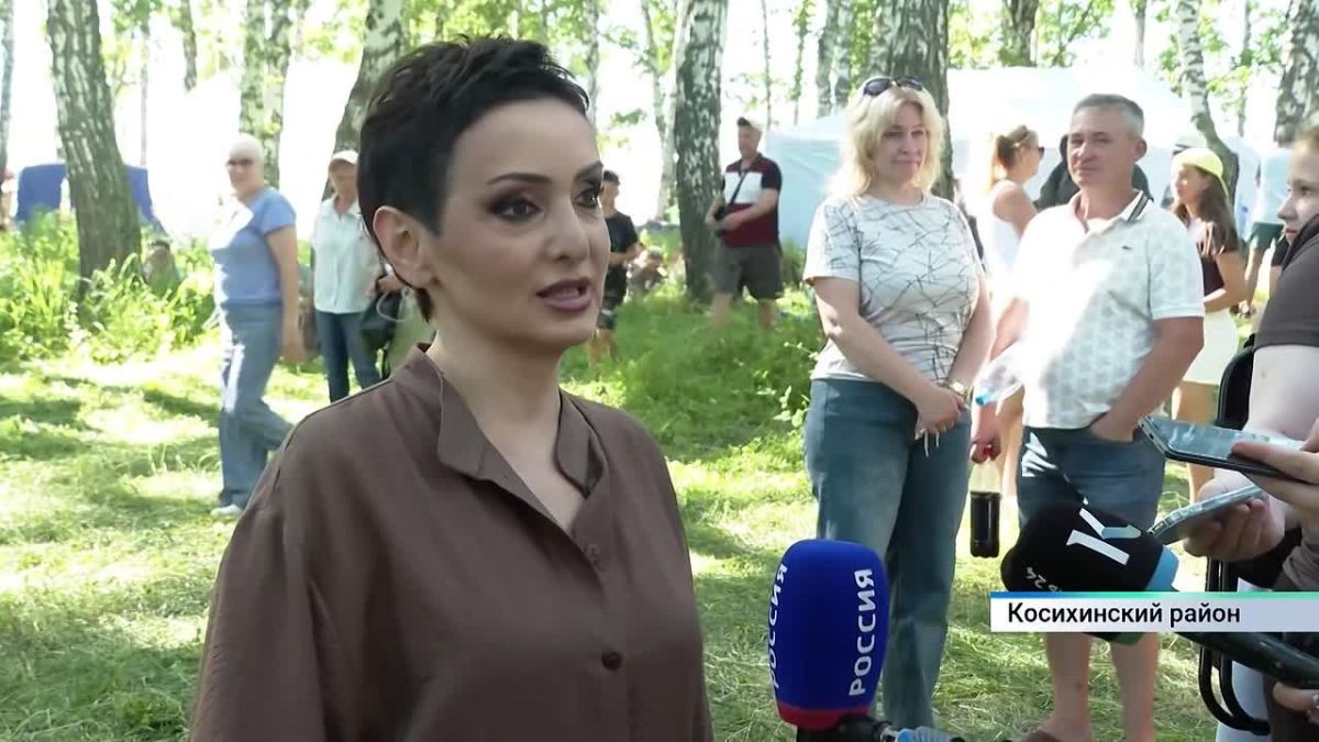 Как в Алтайском крае отметили 94-летие поэта Роберта Рождественского