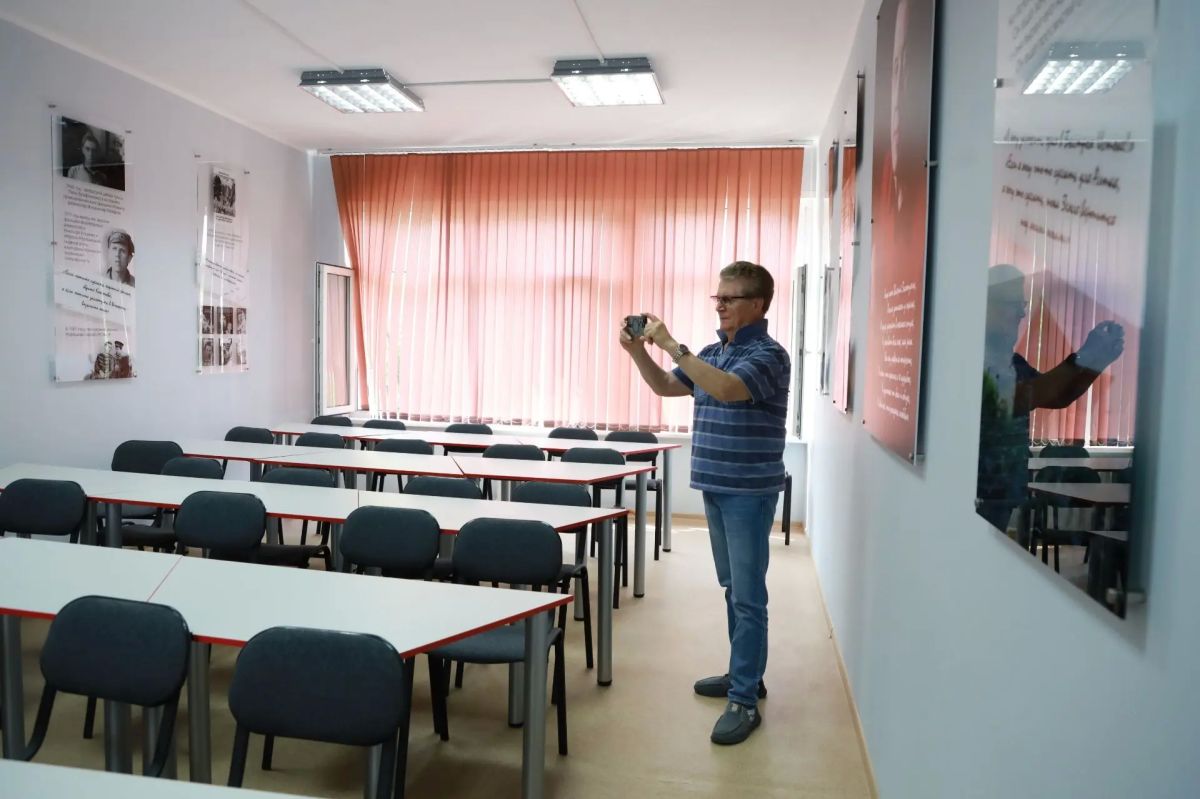 Именная аудитория Валерия Золотухина открылась Алтайском институте культуры Именная аудитория Валерия Золотухина открылась Алтайском институте культуры
