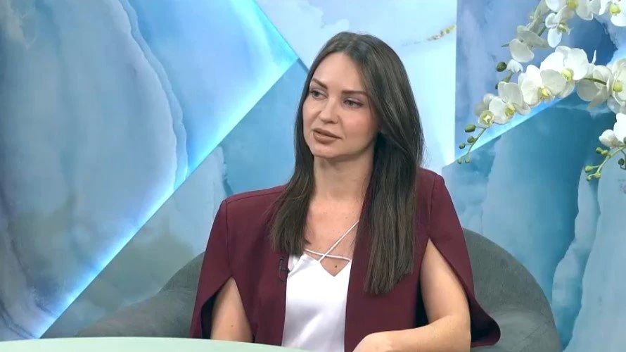 Барнаульский стоматолог спасла человека на борту самолета