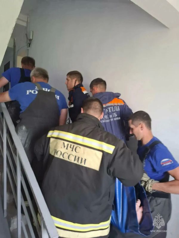Помощь пожарных. И вновь рассказываем о неравнодушии и отзывчивости специалистов МЧС России, которые приходят на помощь гражданам в самых разных ситуациях Помощь пожарных. И вновь рассказываем о неравнодушии и отзывчивости специалистов МЧС России, которые приходят на помощь гражданам в самых разных ситуациях