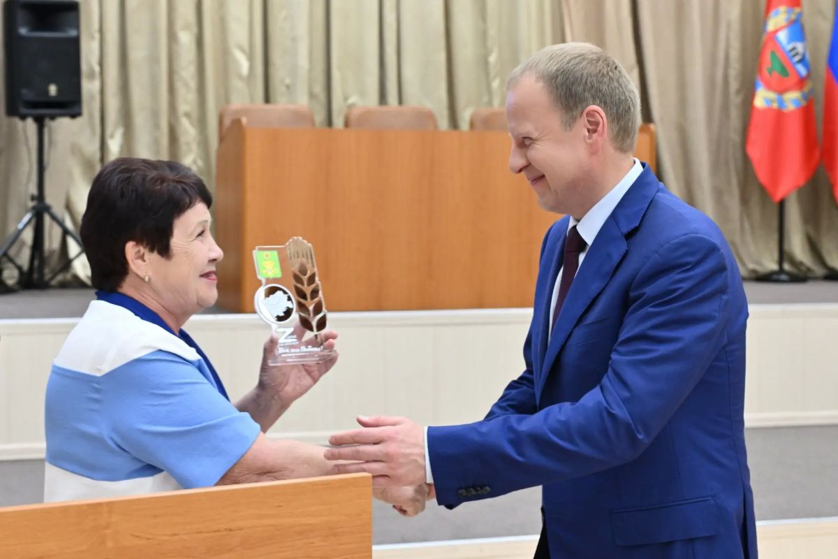 Виктор Томенко: Десятки тысяч жительниц нашего Алтайского края участвуют в мероприятиях советов женщин, которые работают повсеместно Виктор Томенко: Десятки тысяч жительниц нашего Алтайского края участвуют в мероприятиях советов женщин, которые работают повсеместно