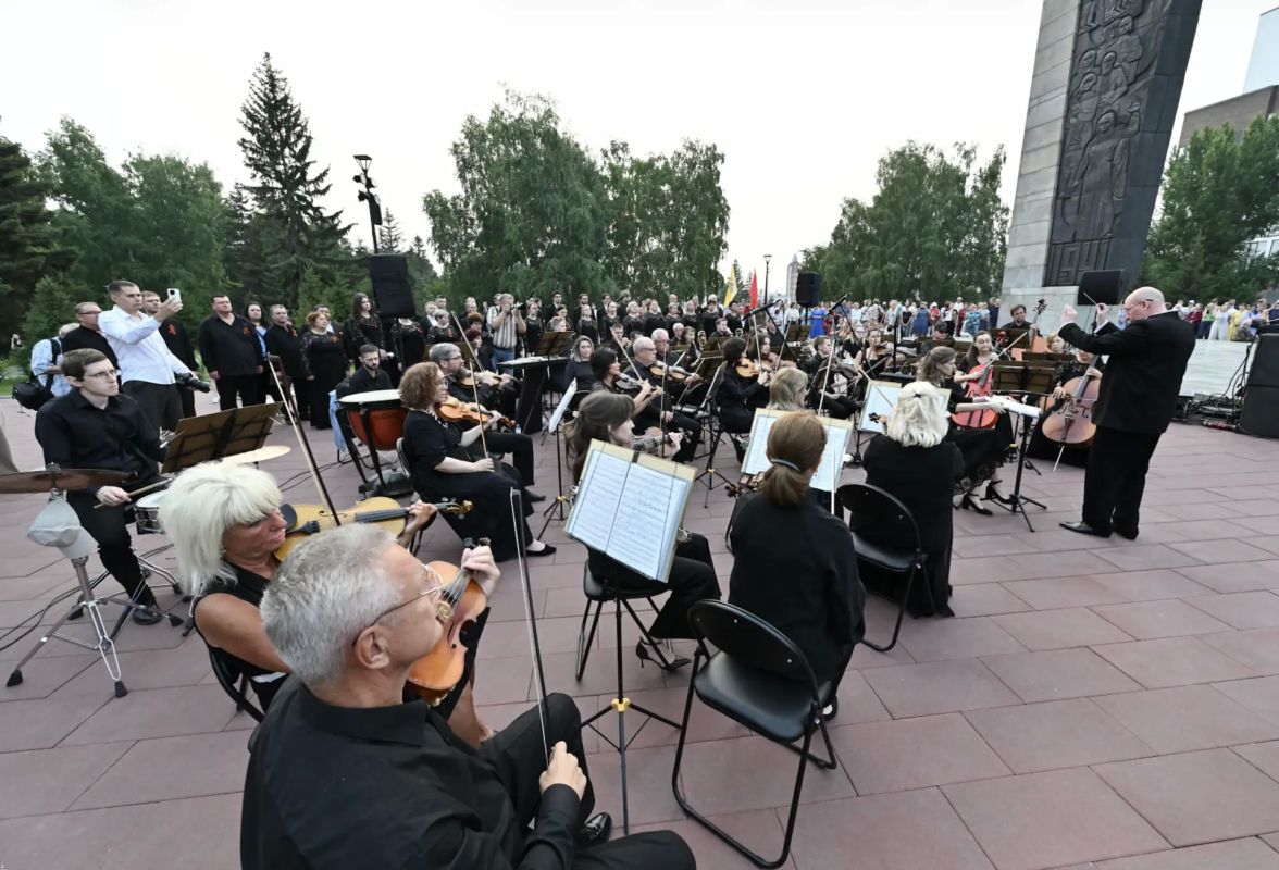 Виктор Томенко: Сегодня в День памяти и скорби провели в Алтайском крае акции «Свеча памяти» и «Огненные картины войны» Виктор Томенко: Сегодня в День памяти и скорби провели в Алтайском крае акции «Свеча памяти» и «Огненные картины войны»