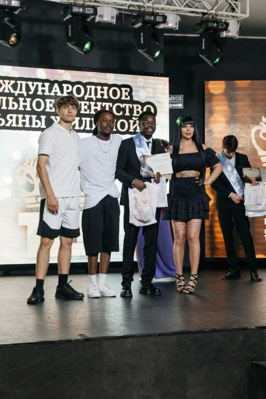 Школьник, студент и менеджер маркетплейсов Школьник, студент и менеджер маркетплейсов
