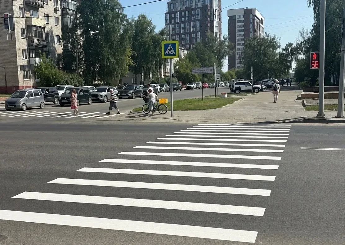 В Барнауле наносят новую дорожную разметку В Барнауле наносят новую дорожную разметку