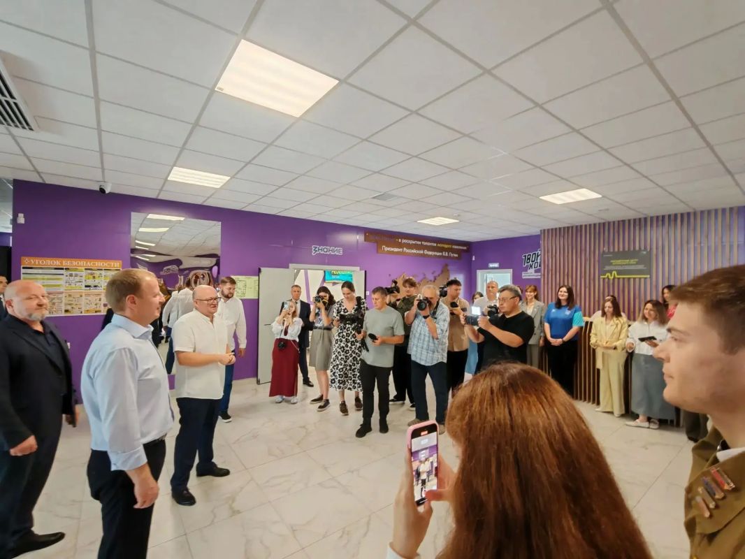 Краевой Дворец молодёжи открыли в Барнауле после реконструкции Краевой Дворец молодёжи открыли в Барнауле после реконструкции