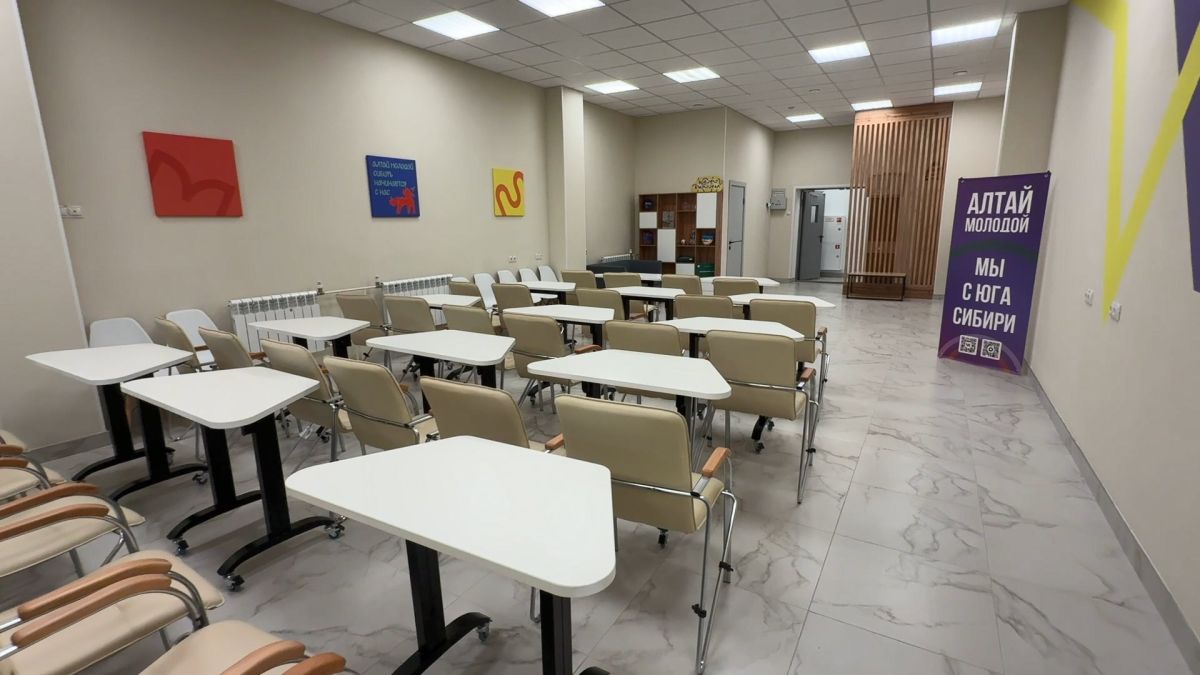Краевой Дворец молодёжи открыли в Барнауле после реконструкции Краевой Дворец молодёжи открыли в Барнауле после реконструкции