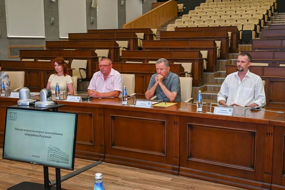 Вячеслав Франк встретился с жителями посёлка Бельмесево по вопросу водоснабжения микрорайона «Радужный» Вячеслав Франк встретился с жителями посёлка Бельмесево по вопросу водоснабжения микрорайона «Радужный»