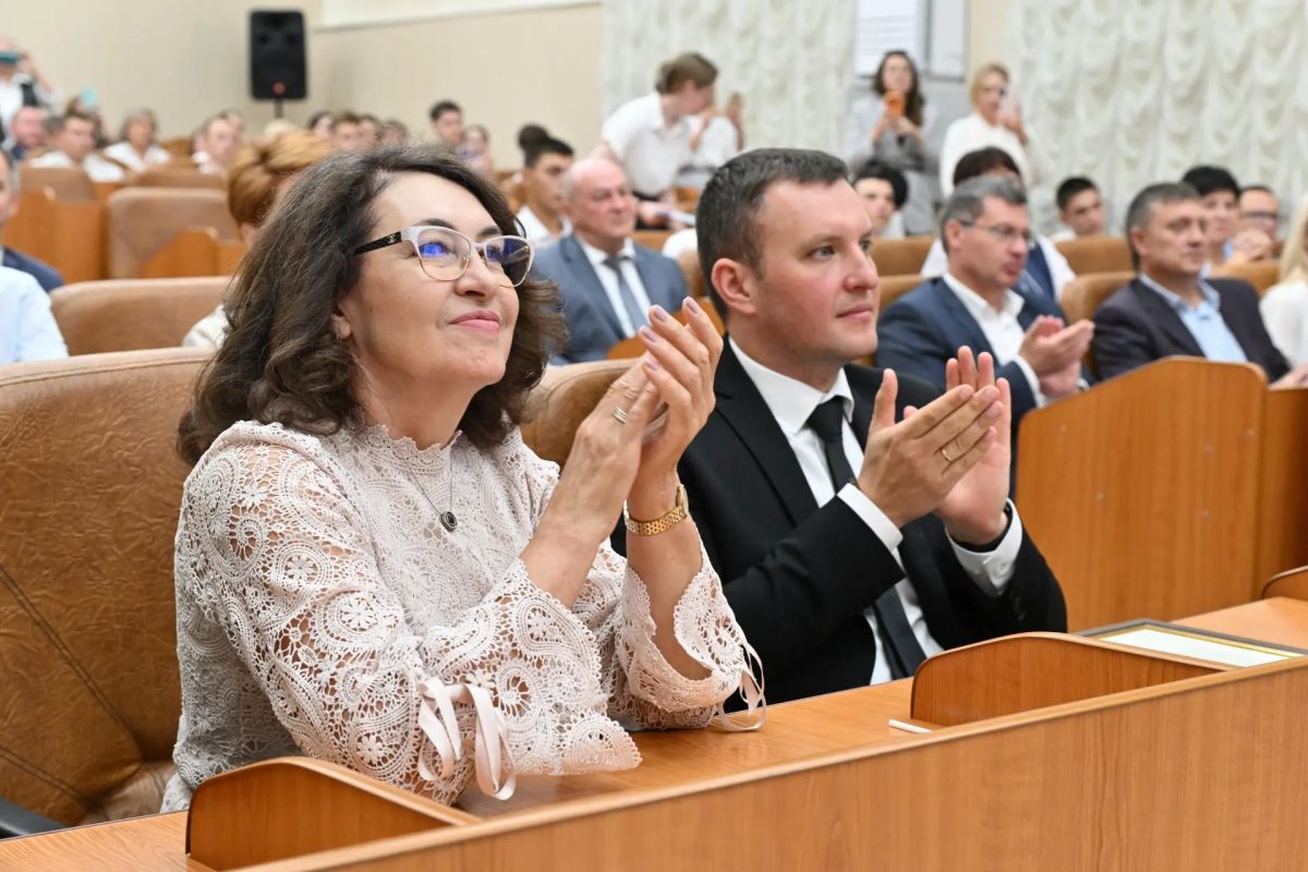 Обучение заканчивается в классной комнате, но образование продолжается всю жизнь // Фредерик Уильям Робертсон Обучение заканчивается в классной комнате, но образование продолжается всю жизнь // Фредерик Уильям Робертсон