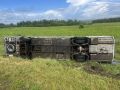 Автобус с 27 детьми улетел в кювет на трассе в Красноярском крае
